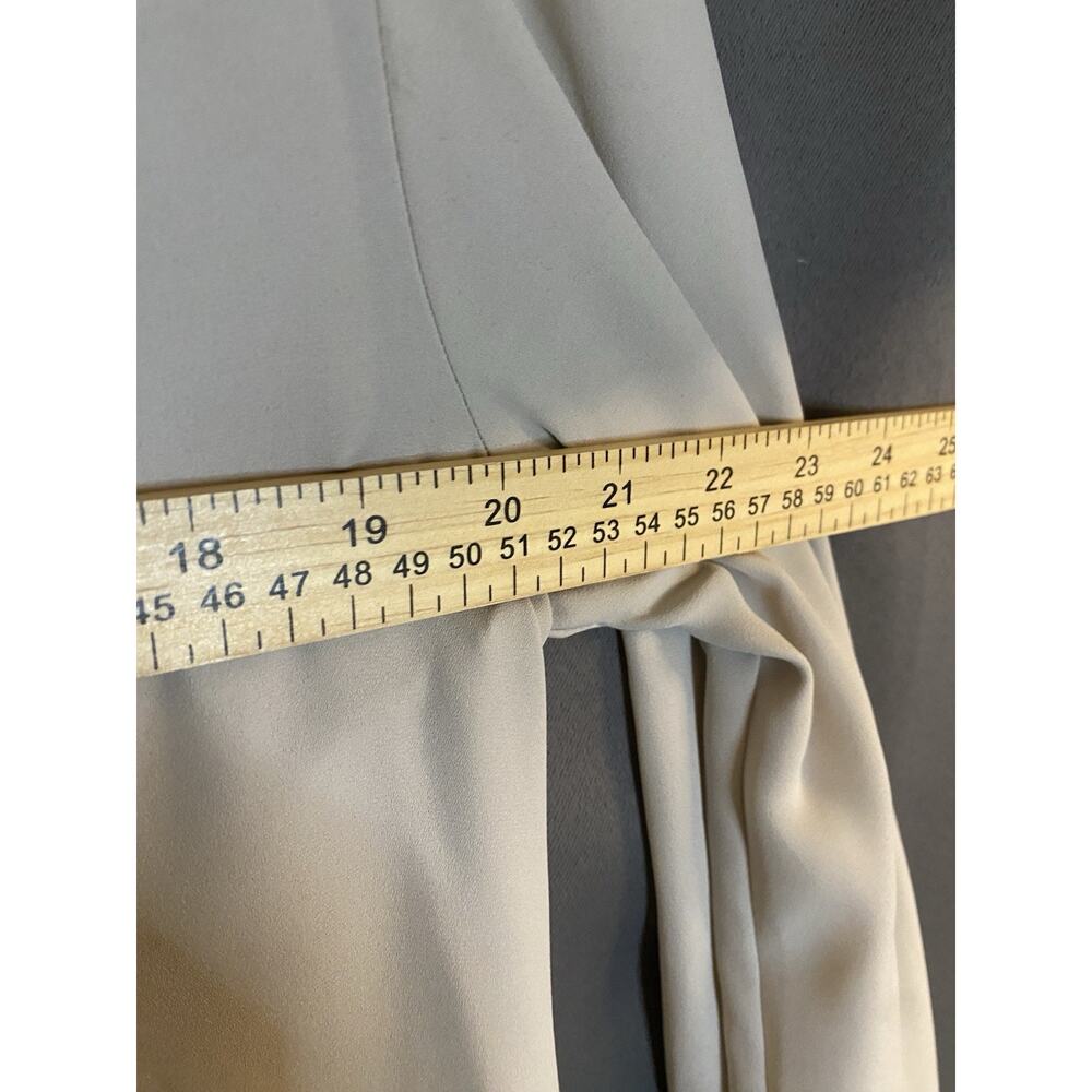 Express Women's White V-Neck Button 3/4 Sleeve Blouse Size M Regular - Picture 5 of 7